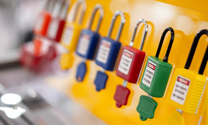 Cadeados plásticos coloridos: como escolher e padronizar no LOTO